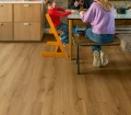 quick-step-dab-karmelowy-botaniczny-prosta-cieplepodlogi-3.webp